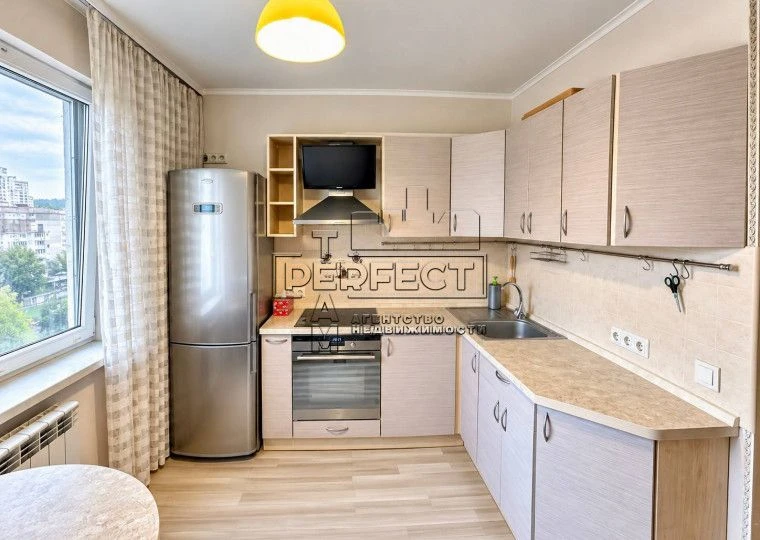 Продаж 2-кімнатної квартири, Мишуги 3 / Мишуги 3, Метро Позняки, 2 хвилини