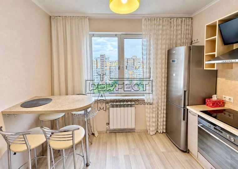 Продаж 2-кімнатної квартири, Мишуги 3 / Мишуги 3, Метро Позняки, 2 хвилини