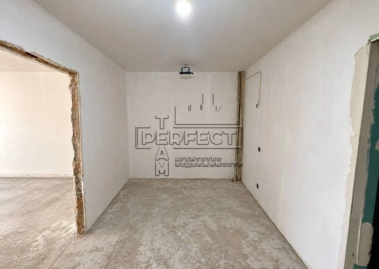 Продаж 1к квартири Бориспільська 12Б / Бориспольская 12Б