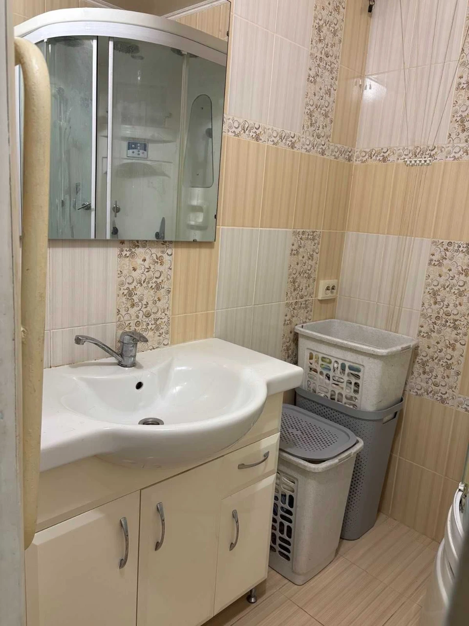Продається простора 3-кімнатна квартира, 78 кв.м., Лаврухина, 11