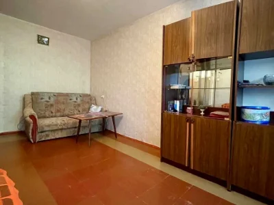 Apartment. Dnipro, residential area Topola-2, street.