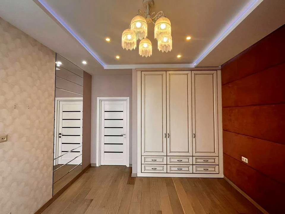 Apartment. Kyiv, Darnytskyi Blvd.