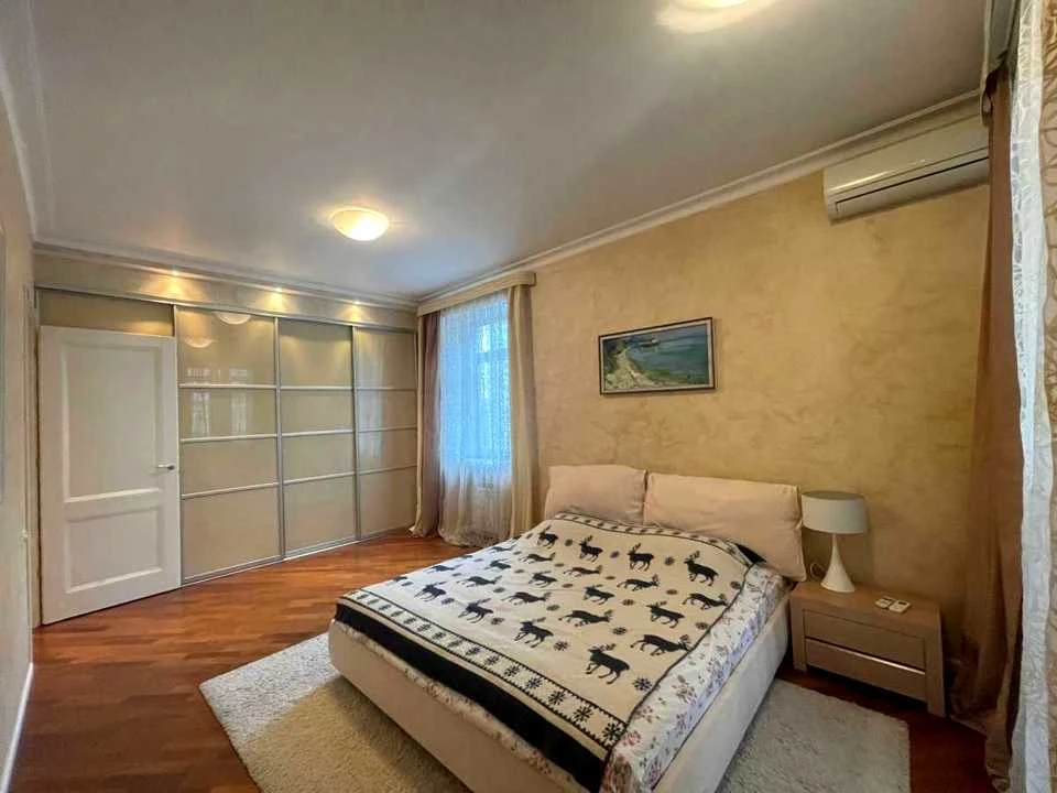 Apartment. Eugene Konovalets st., Kyiv