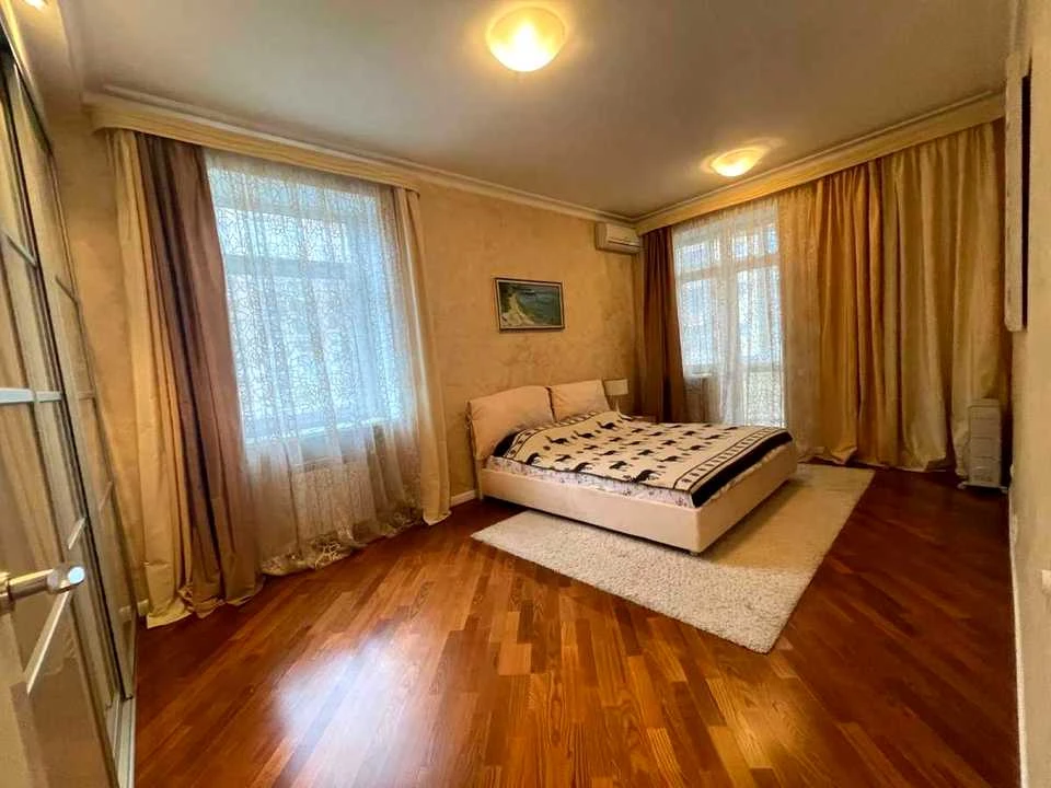 Apartment. Eugene Konovalets st., Kyiv
