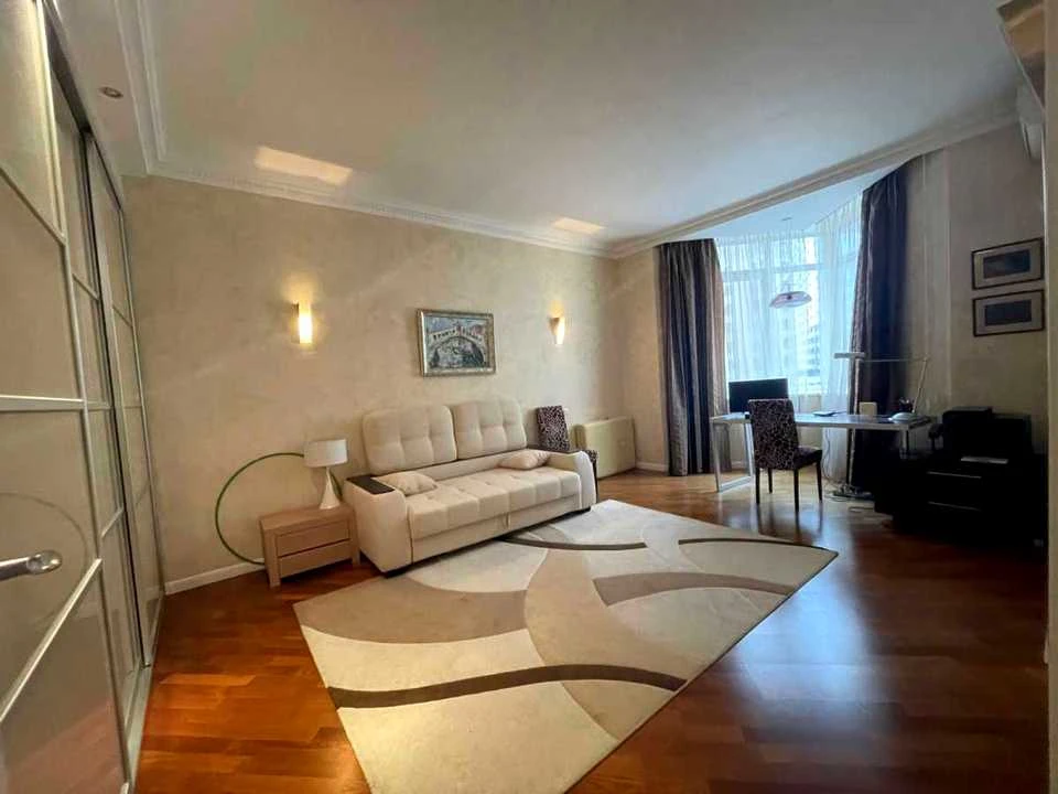 Apartment. Eugene Konovalets st., Kyiv