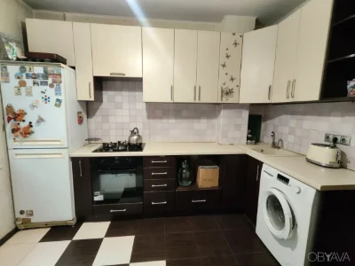 5-ти кімнатна, Лятошинського вул., 8а, Голосіївський