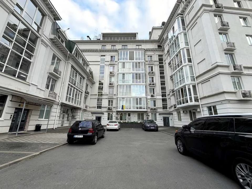 Apartment. Poltava, Vitylia Grytsayenko street.