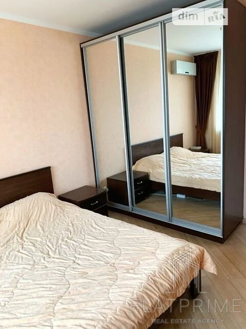 For sale 2-room apartment 64 sq. m. on Borispolska Street 6 • ID 346
