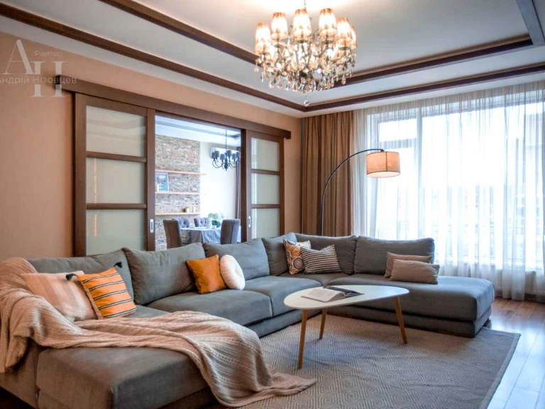 Apartment. Antonovycha Street, Kyiv
