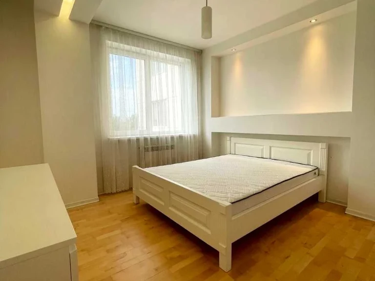 Apartment. Mykola Rudenko Blvd, Kyiv