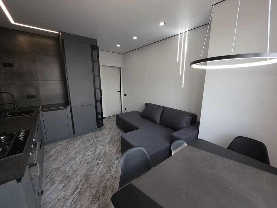 Stylish one-room apartment with modern renovation for sale