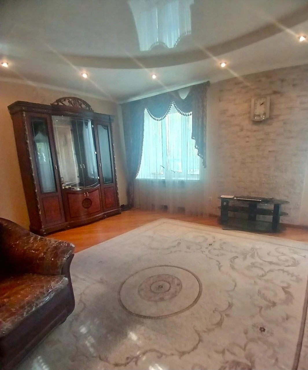 For Sale: 2-room apartment, Center, Gosprom, Chichabin Street, 2/5 floor