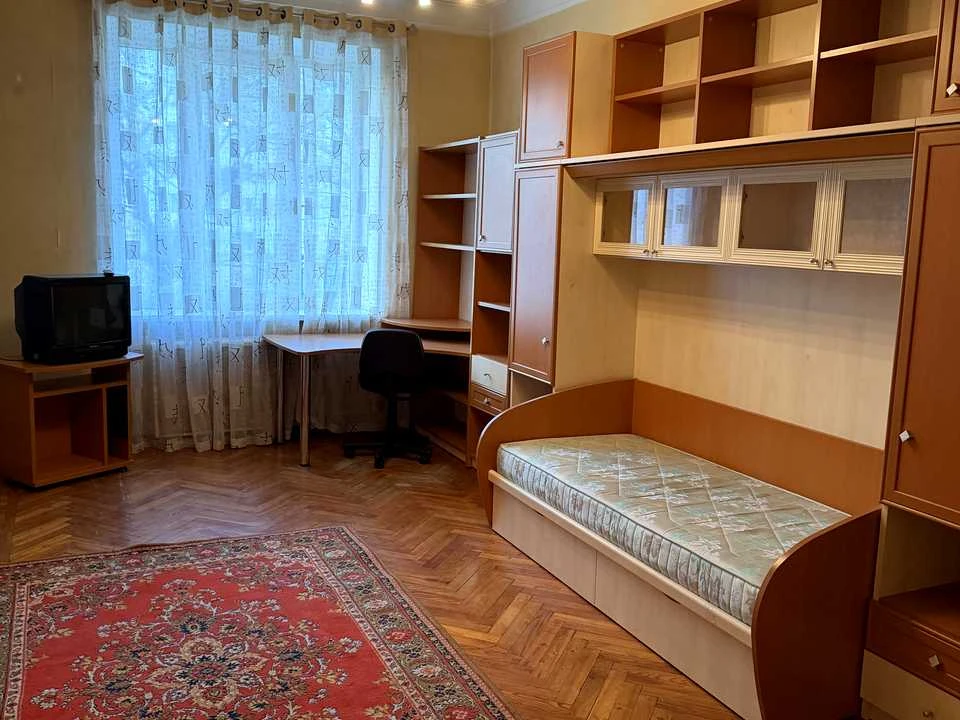 Квартира. Микола Михновського бульвар, Київ.