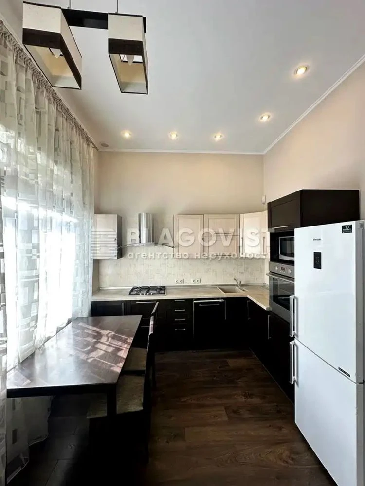 Продаж 2-х кімн кв-ри 60м2 вул.Велика Житомирська 31, Царськ