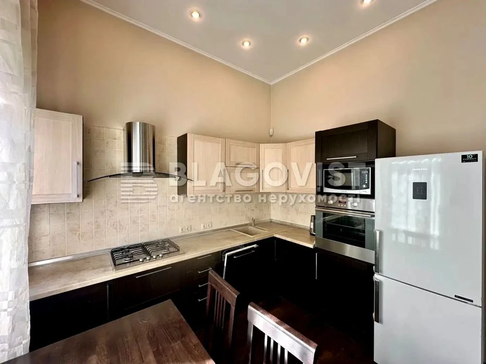 Продаж 2-х кімн кв-ри 60м2 вул.Велика Житомирська 31, Царськ