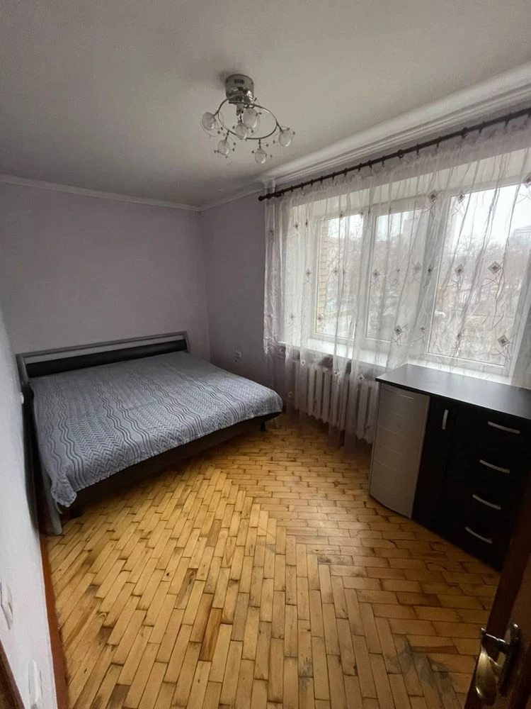 Продаж 2-кімнатній квартири в центрі Запоріжжя!!