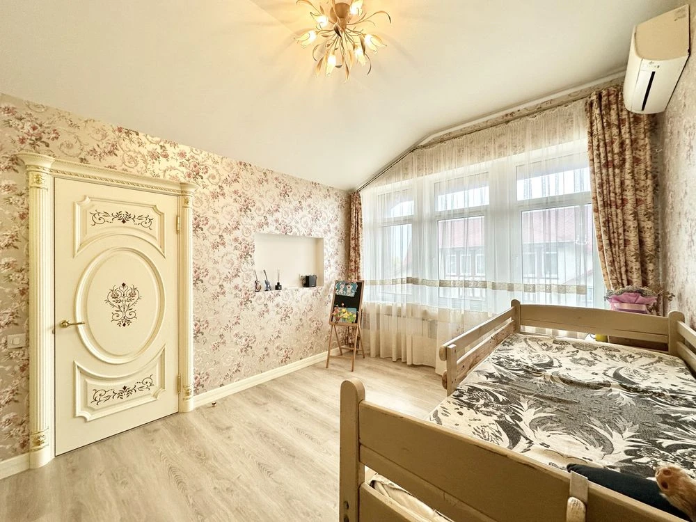 Продажа двухэтажной квартиры в ЖК "Ренесанс"