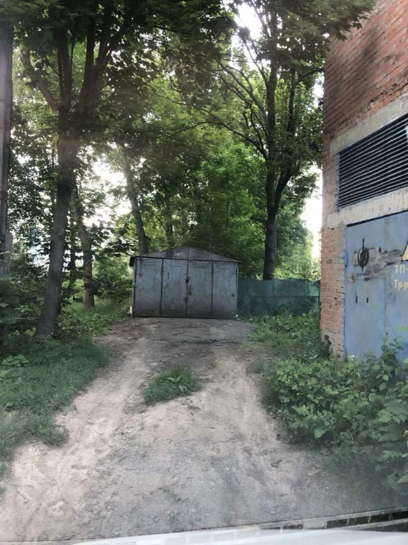 Гараж на Вишенці ( на Космонавтів)