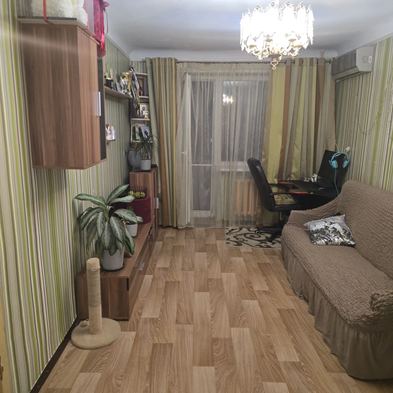 Продаж 2-кімнатної квартири, вул. Центральний, 4/5, 28000$