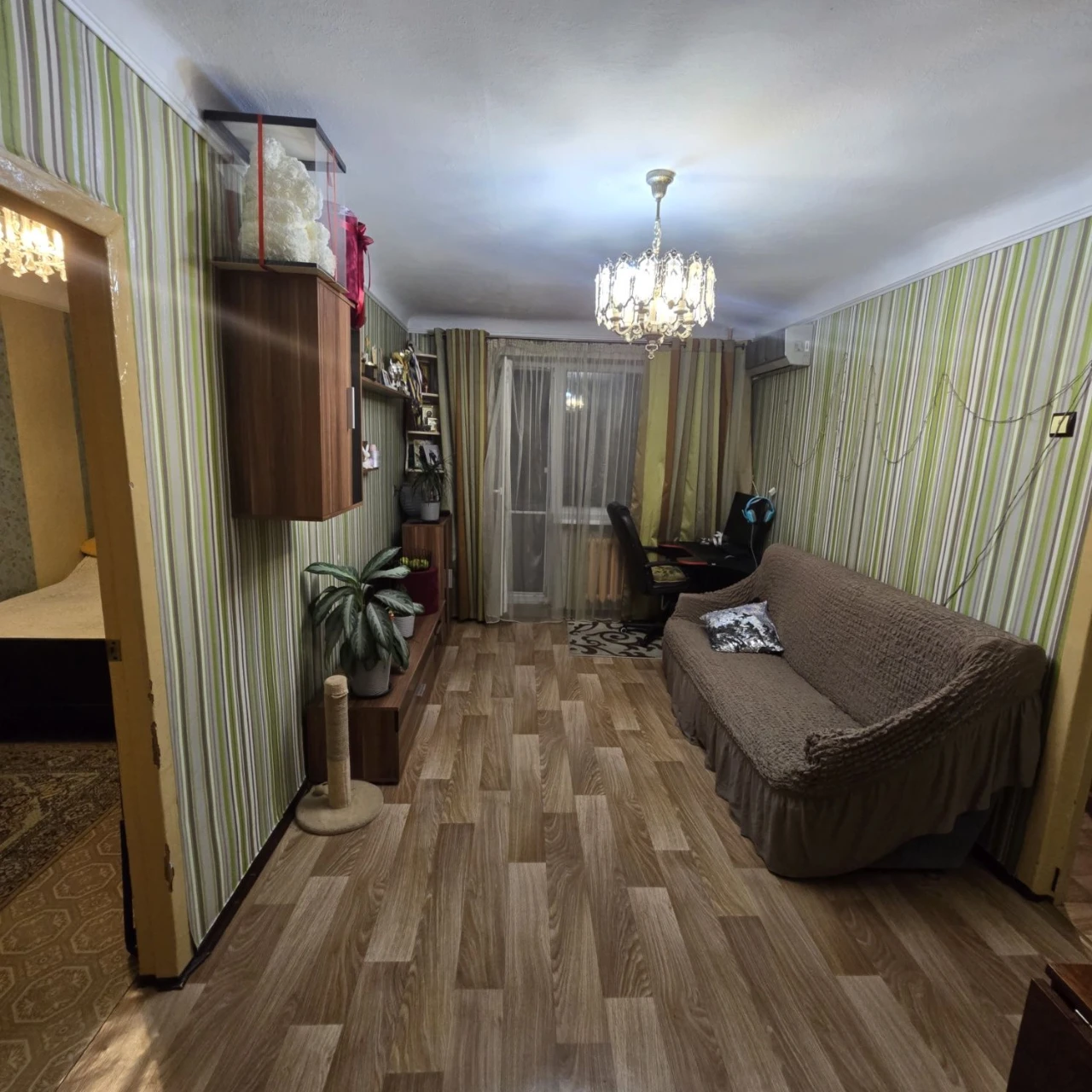 Продаж 2-кімнатної квартири, вул. Центральний, 4/5, 28000$