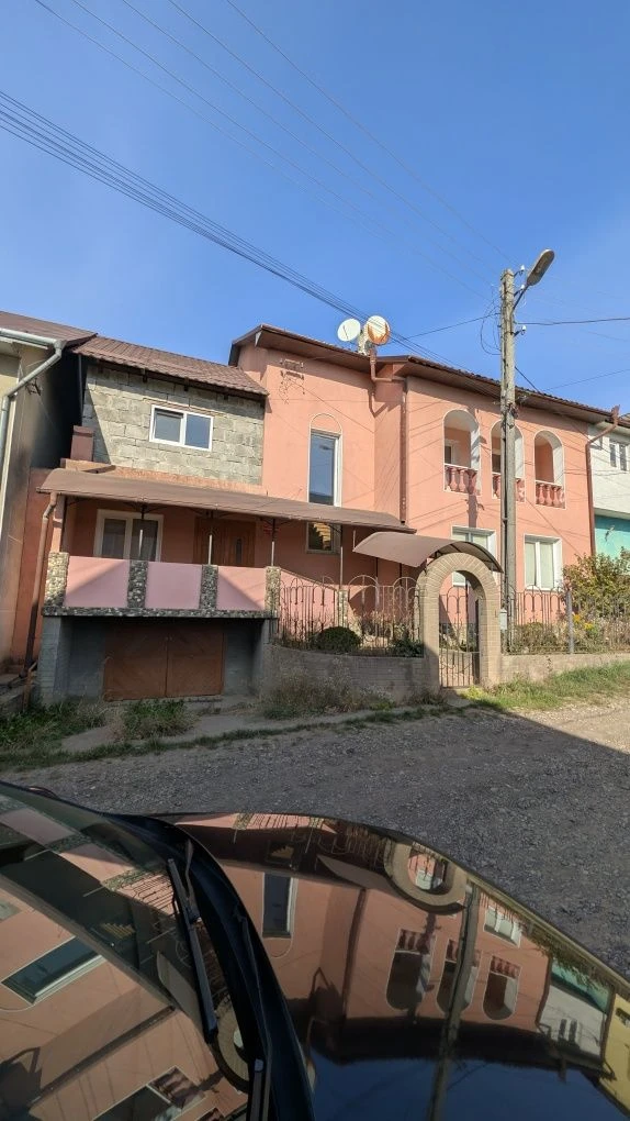 House in Rosh Horiv, Rogiznsky Lane