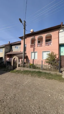 House in Rosh Horiv, Rogiznsky Lane