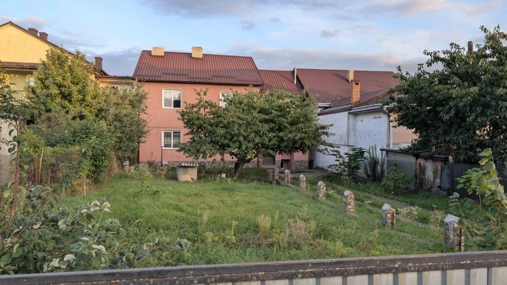 House in Rosh Horiv, Rogiznsky Lane