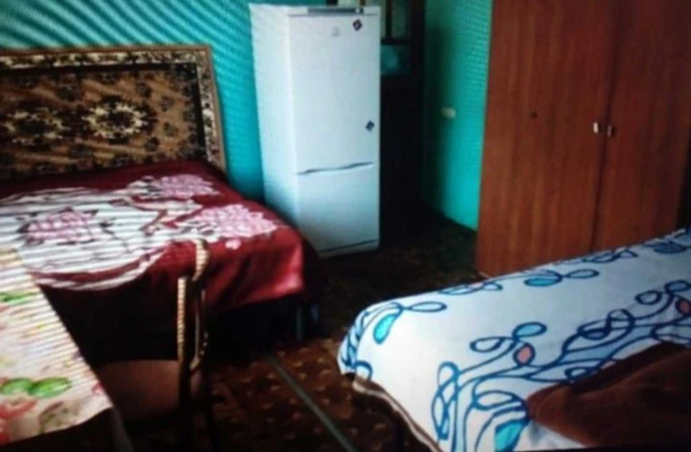 The room without an intermediary is constantly warm 9.-10.stan.Bolsh. Font