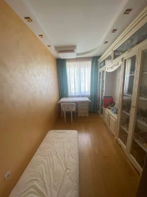Продаж 3-кімнатної квартири в новобудові на вул. Бортнянська