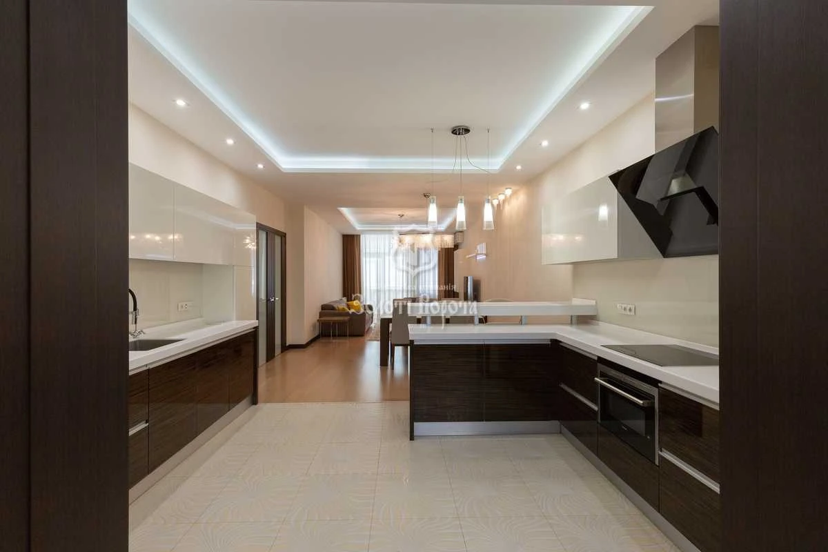 Продаж 3-кімнатній квартири 134,6 м², бульвар Лесі Українки, 7