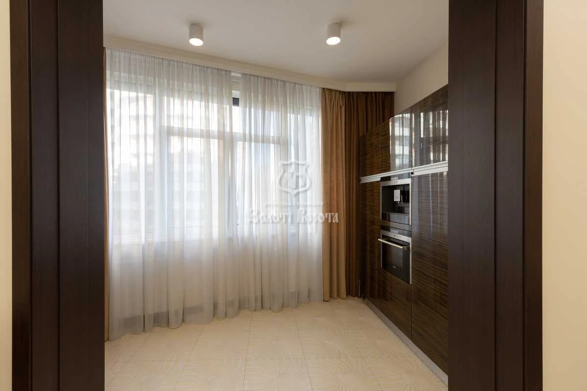Продаж 3-кімнатній квартири 134,6 м², бульвар Лесі Українки, 7