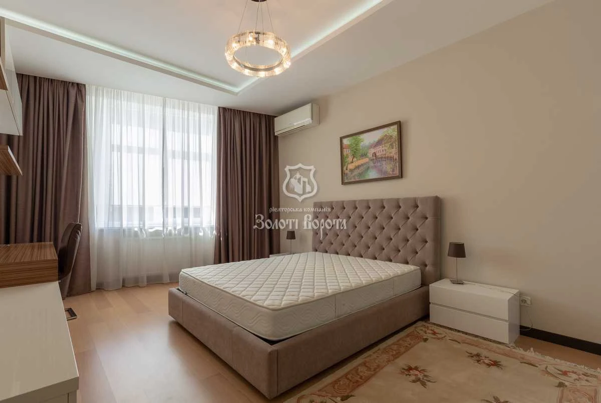 Продаж 3-кімнатній квартири 134,6 м², бульвар Лесі Українки, 7