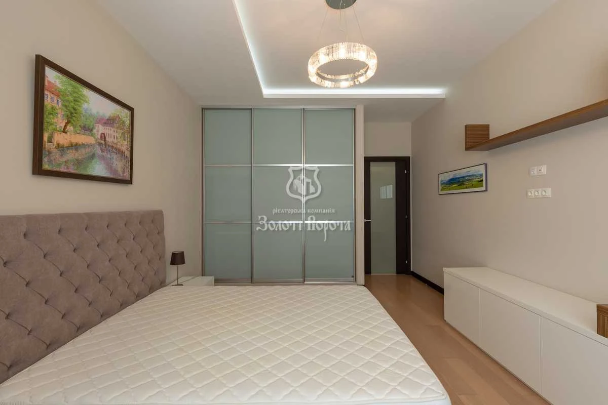 Продаж 3-кімнатній квартири 134,6 м², бульвар Лесі Українки, 7