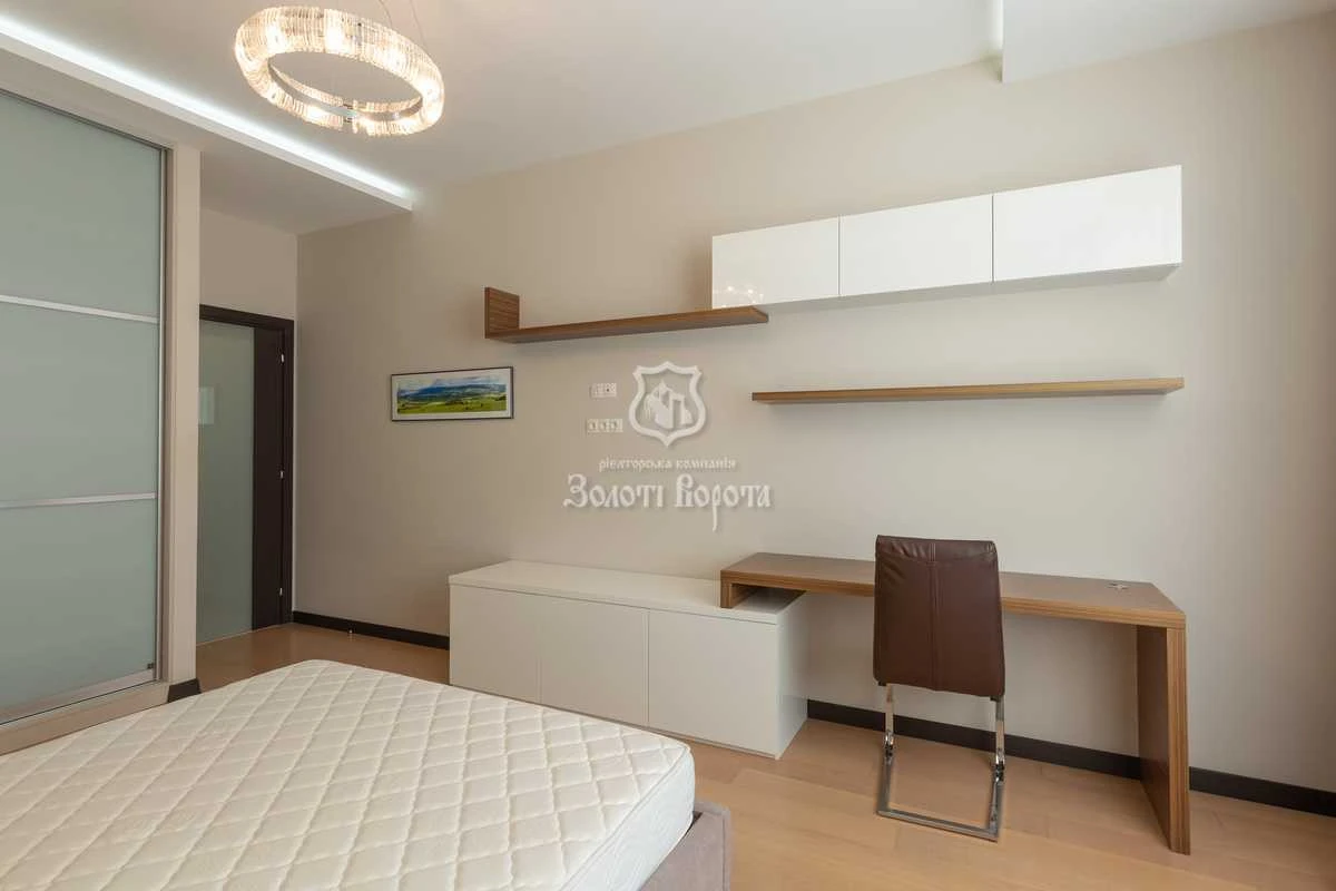 Продаж 3-кімнатній квартири 134,6 м², бульвар Лесі Українки, 7