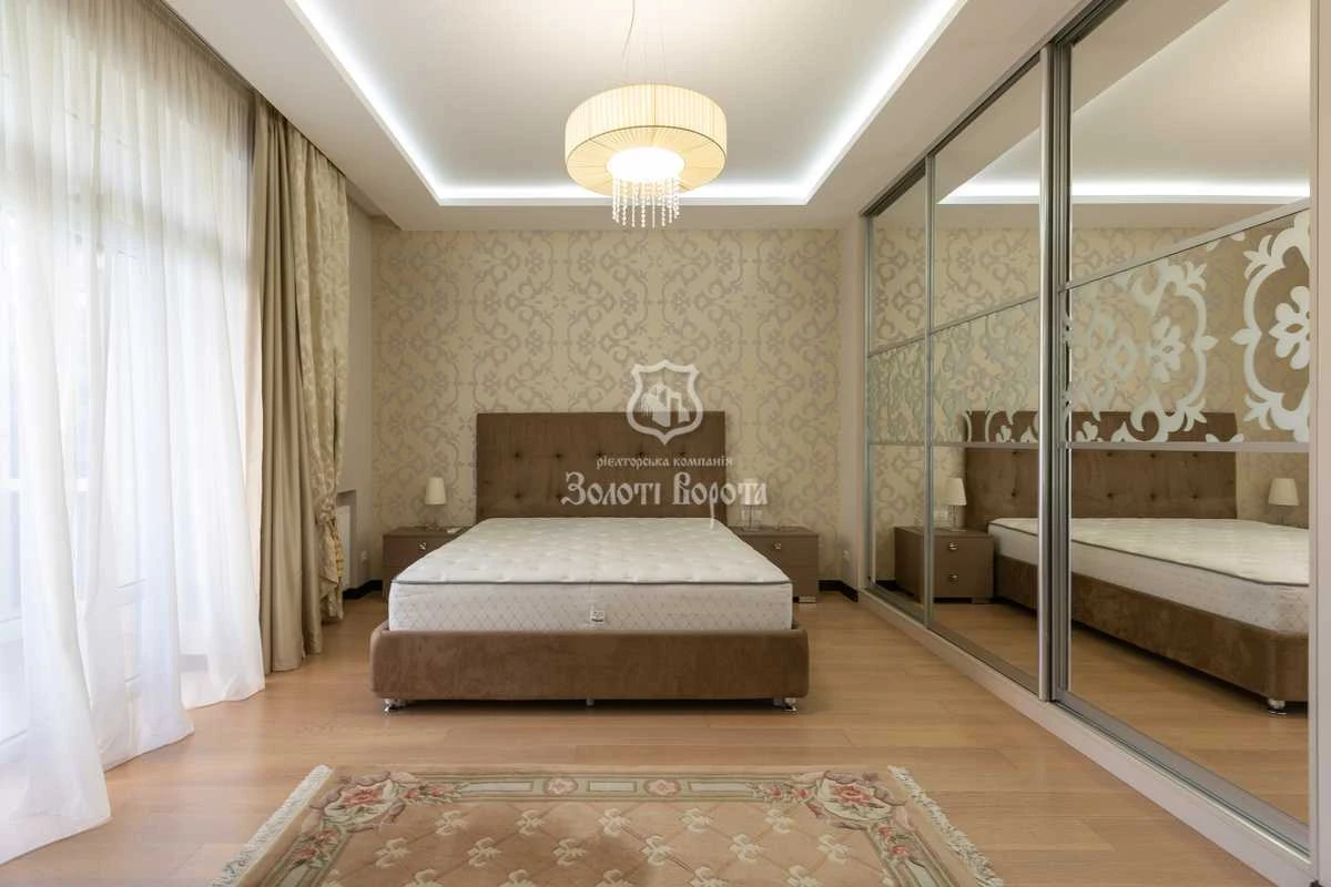 Продаж 3-кімнатній квартири 134,6 м², бульвар Лесі Українки, 7