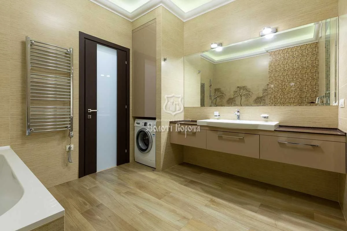 Продаж 3-кімнатній квартири 134,6 м², бульвар Лесі Українки, 7