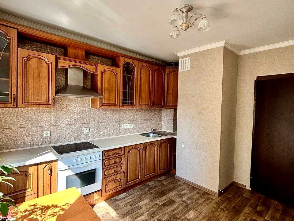 Apartment. Urlivska St., Pozniaky, Kyiv