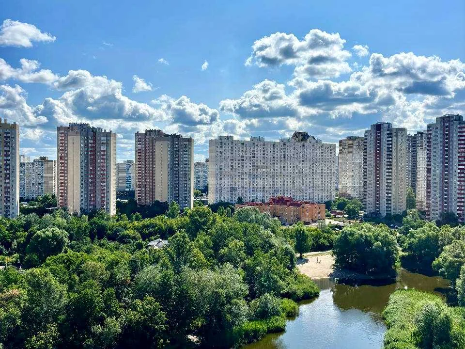 Apartment. Urlivska St., Pozniaky, Kyiv