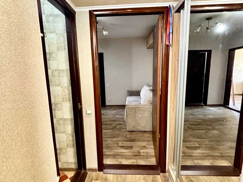 Apartment. Urlivska St., Pozniaky, Kyiv