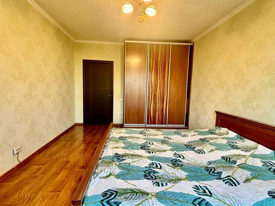 Apartment. Urlivska St., Pozniaky, Kyiv