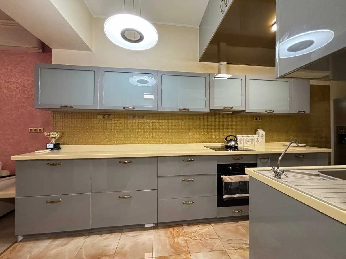 Продаж 2-кімнатна квартира 52 м² на Великій Васильківській вулиці