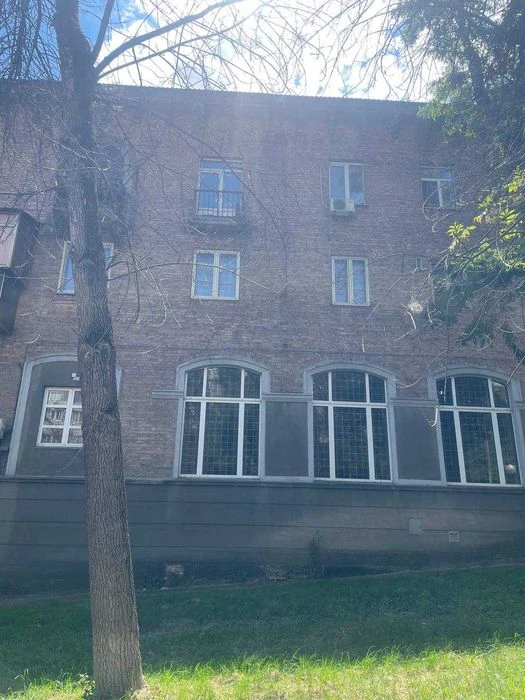 Продаж трьох кімнатної квартири, Сталінка, Васильківська 7\7