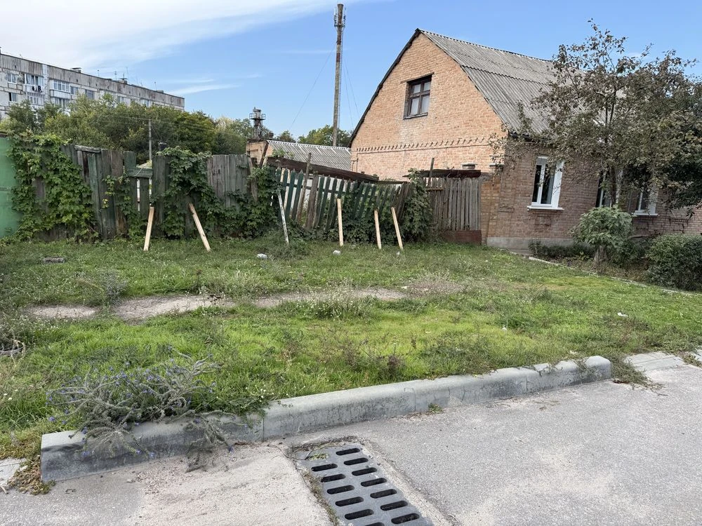 Квадратна ділянка 4,36 соток біля Івушки (АТБ)