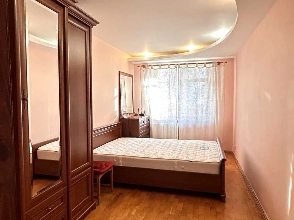 Apartment. Degtiarivska st.