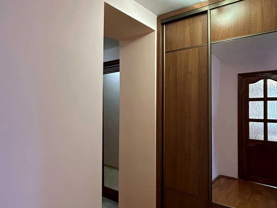 Apartment. Degtiarivska st.
