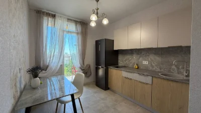 Продаю 1- комн. квартиру  с  ремонтом и видом на  море.