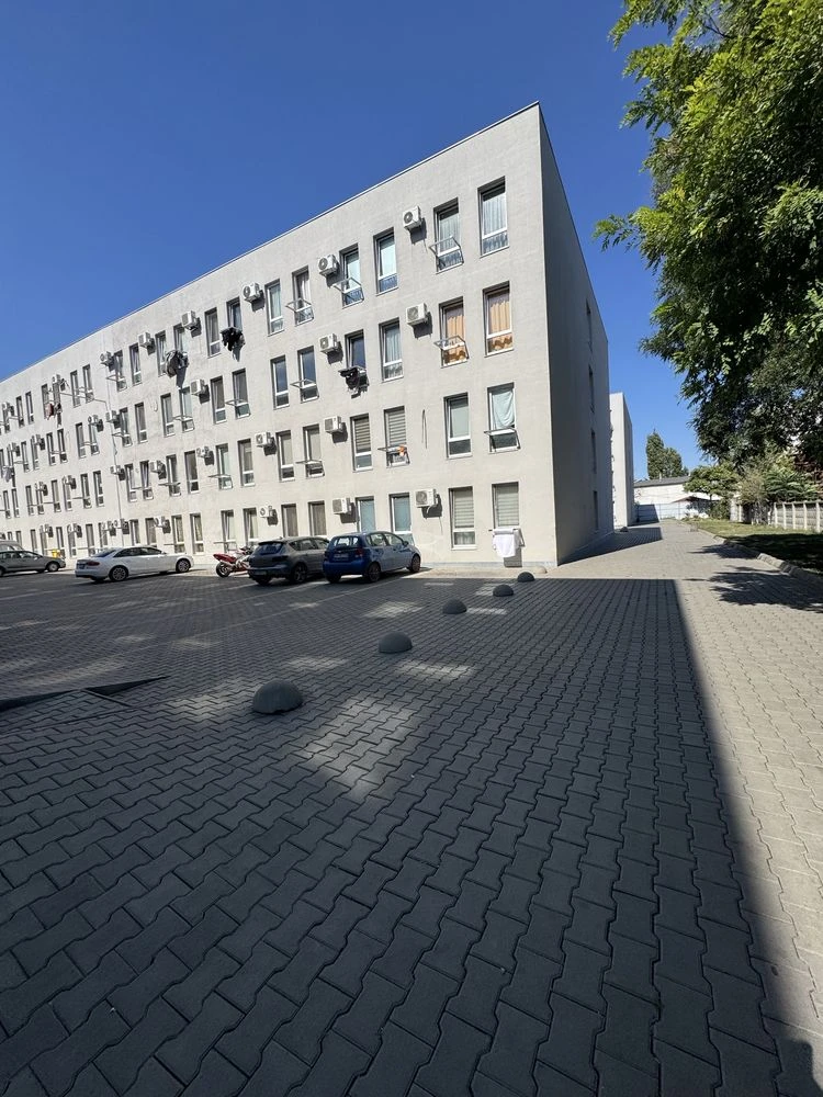Продается однокомнатная квартира с ремонтом в ЖК «Золотые столбы»