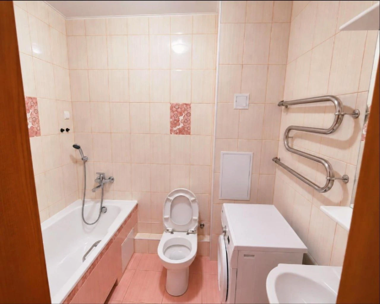 Без, 1 к. вул. Чавдар, Осокорки, 43 м²