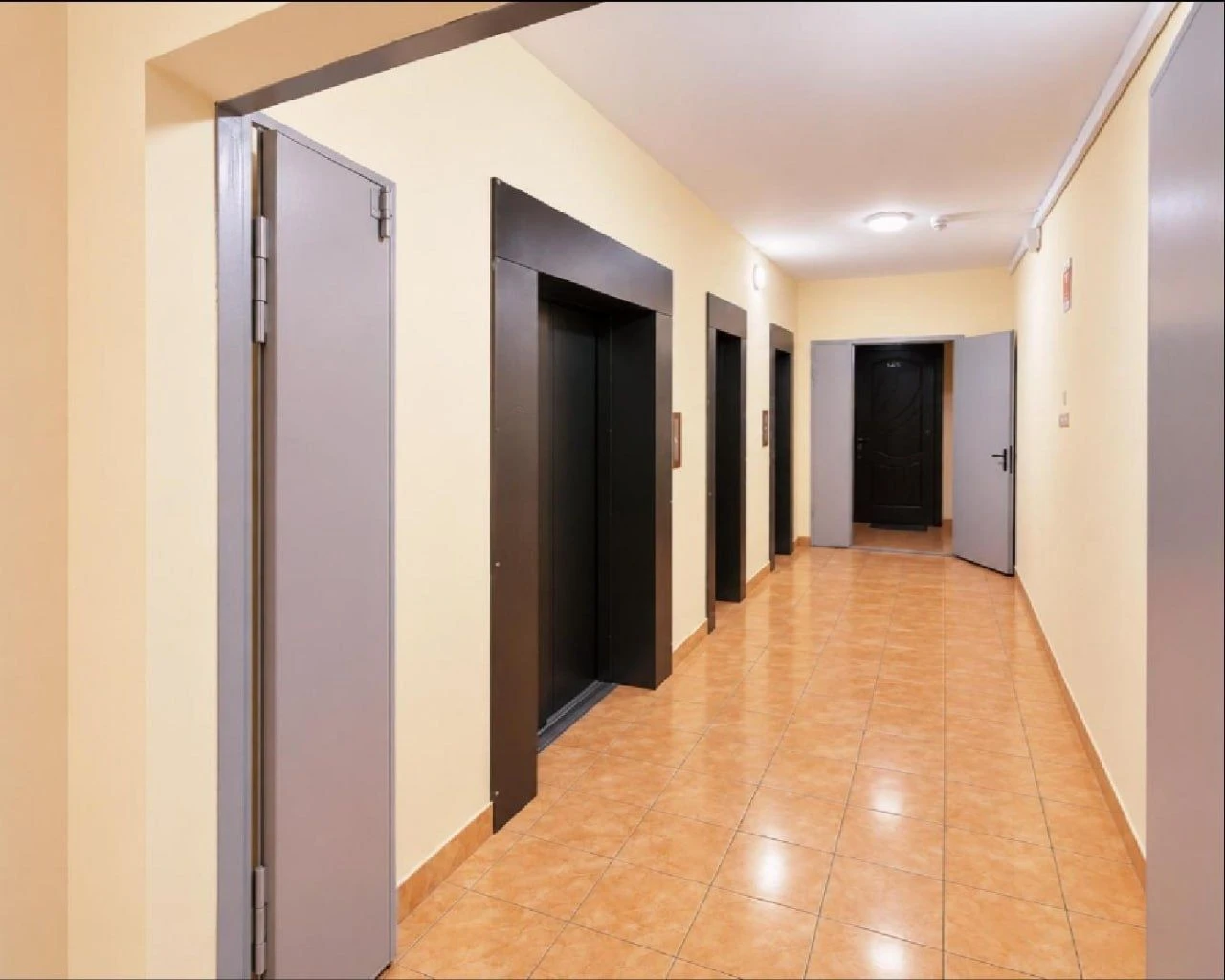 Без, 1 к. вул. Чавдар, Осокорки, 43 м²