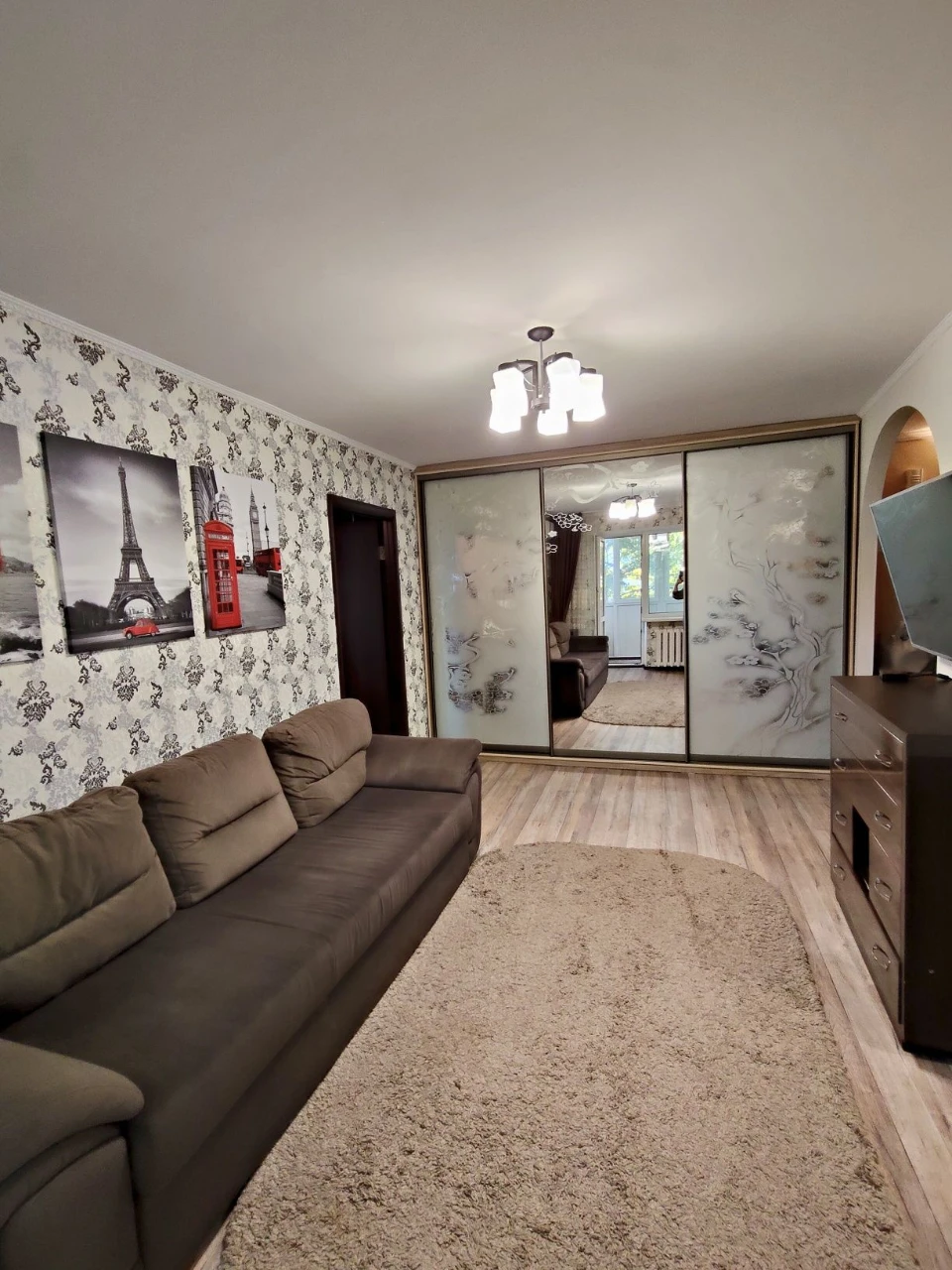 2-room apartment for sale with furniture and appliances